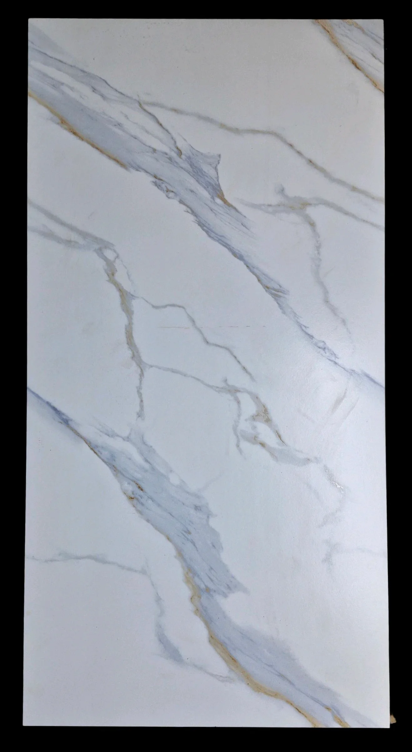 PLATINUM STATUARIO ENDLESS CARVING  - thumb 3