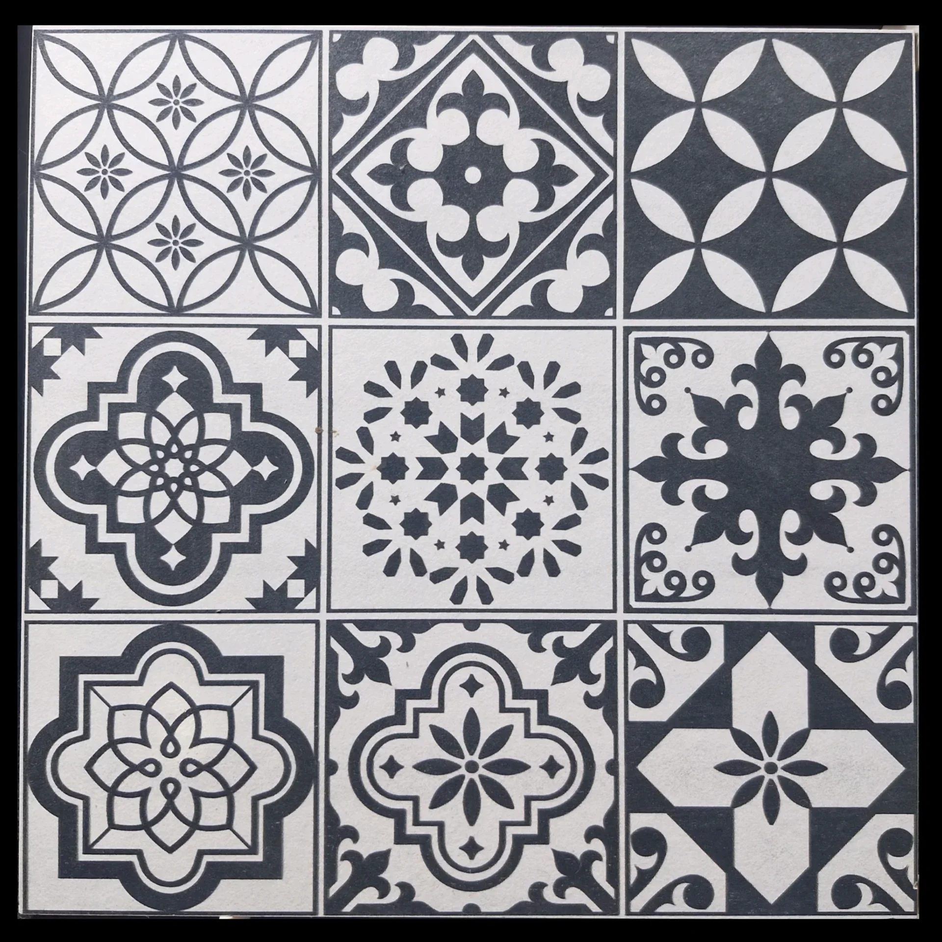 HP B & W ZELLIGE MOROCCAN  - thumb 4